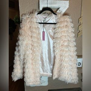 Andree by Unit Light Peach Pink Shaggy Faux Fur Jacket Women’s Size Large NWT